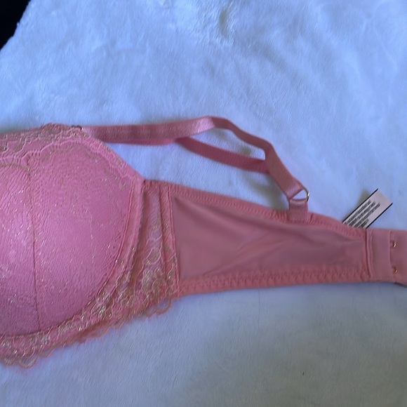 Victoria’s Secret Bra - Picture 2 of 3